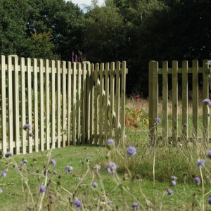 Economy Picket Gate - Round top 120cm x 90cm